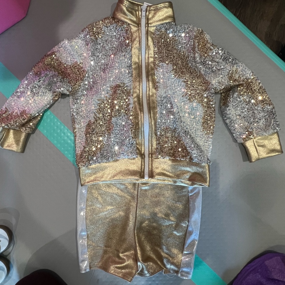 Hi hop dance costume size ISC